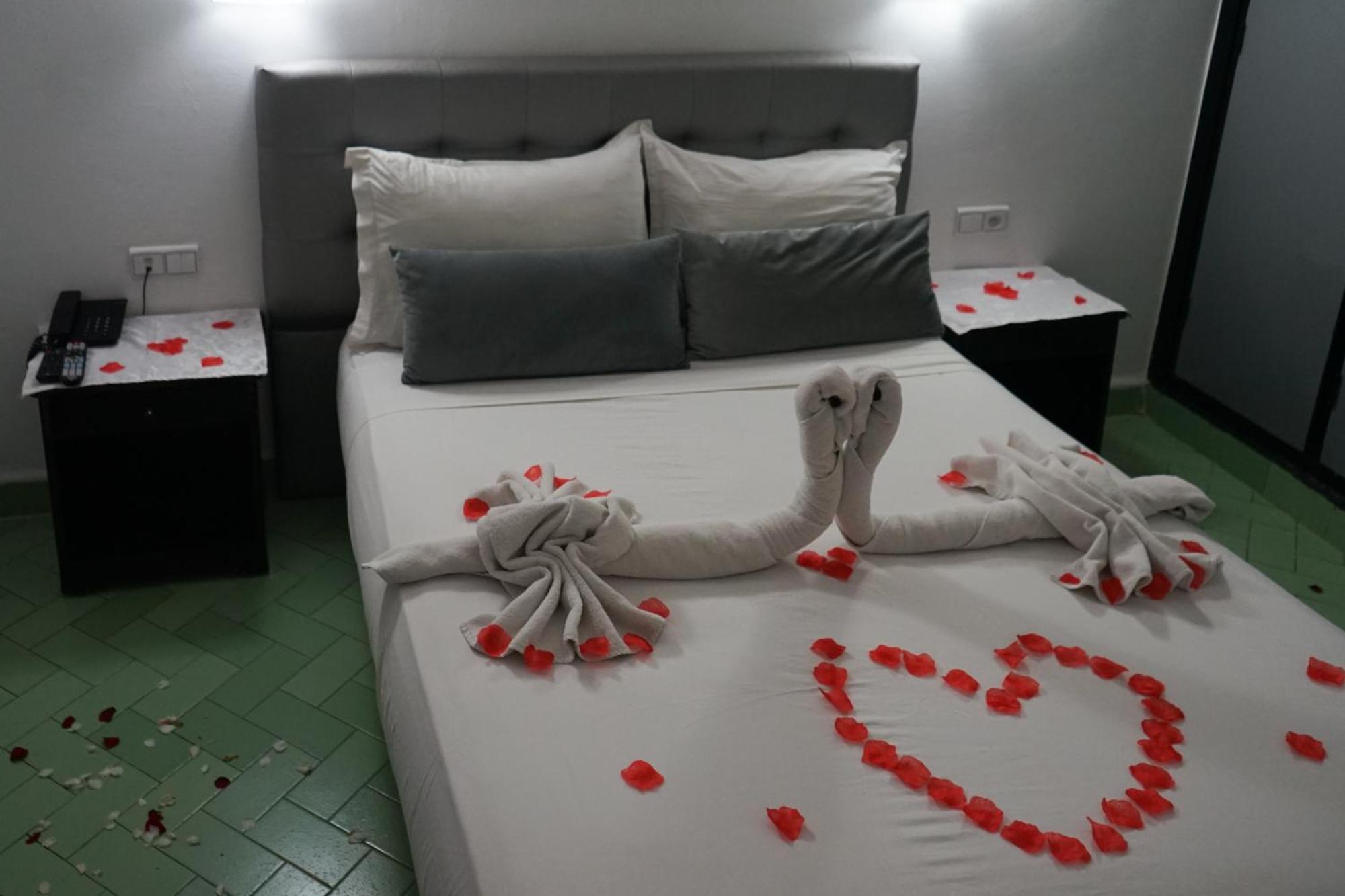 Hotel Nouzha Фес Екстериор снимка