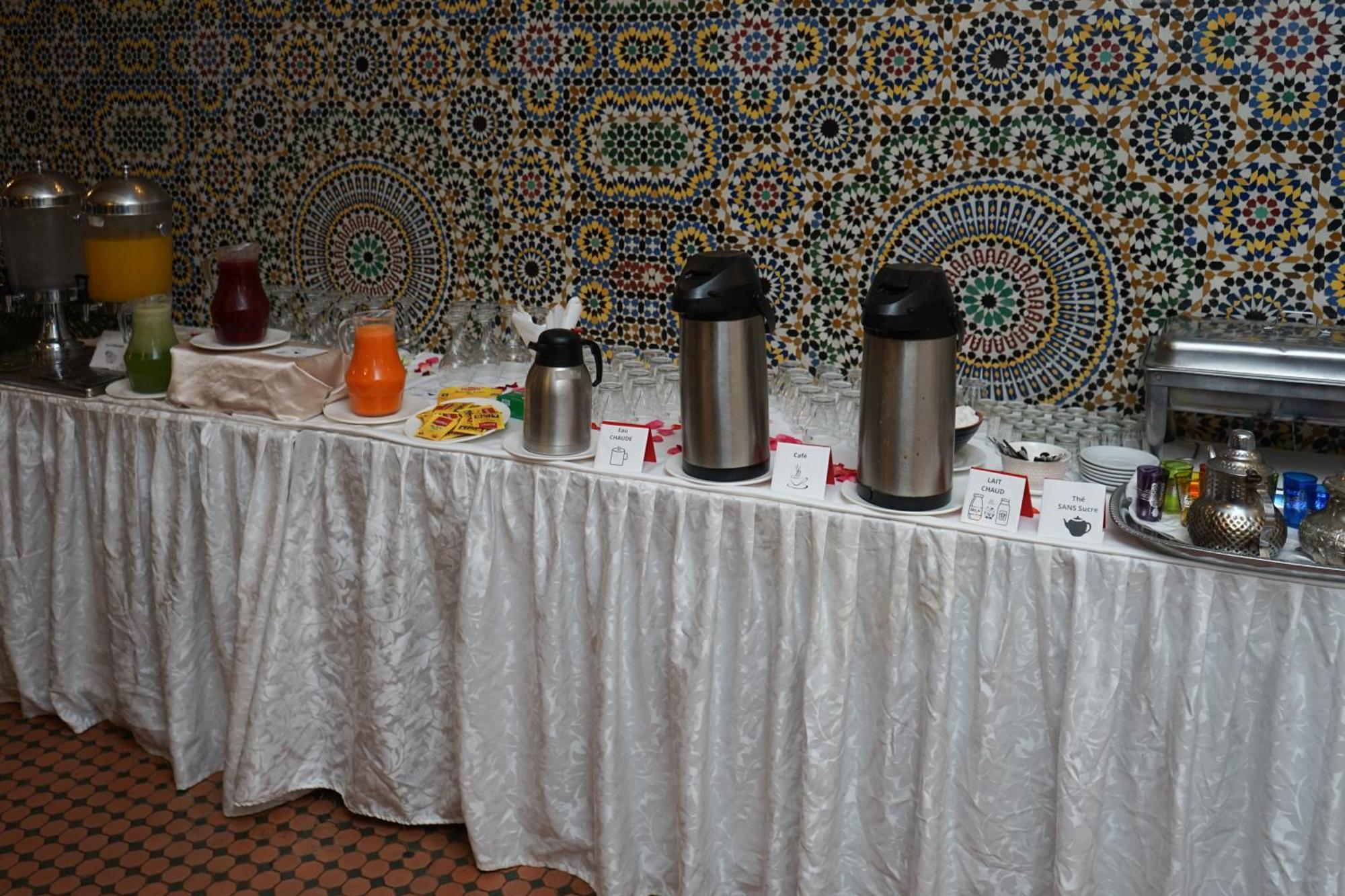 Hotel Nouzha Фес Екстериор снимка