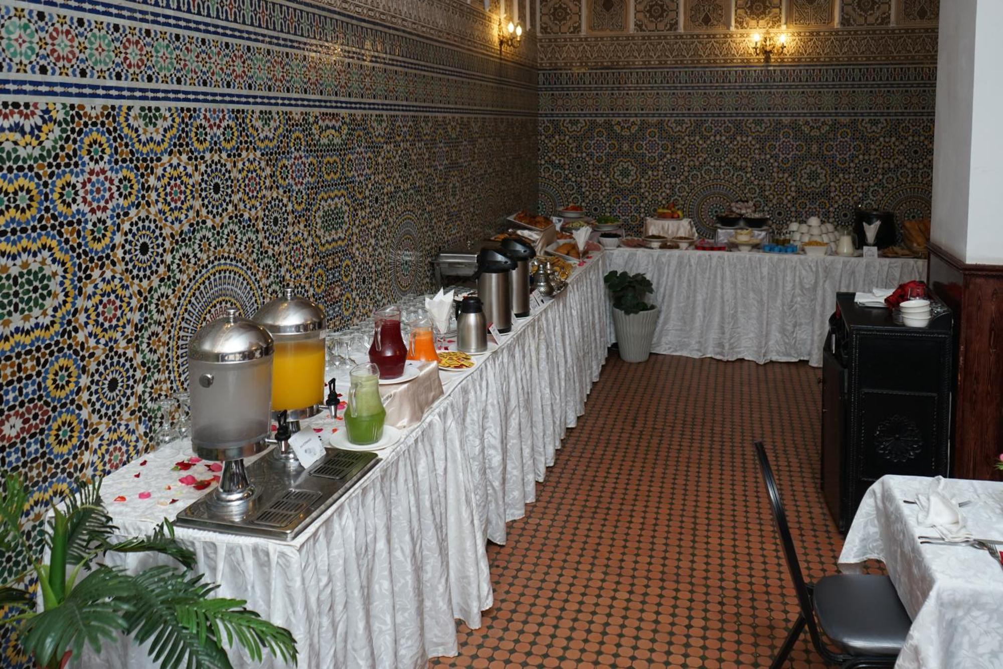 Hotel Nouzha Фес Екстериор снимка