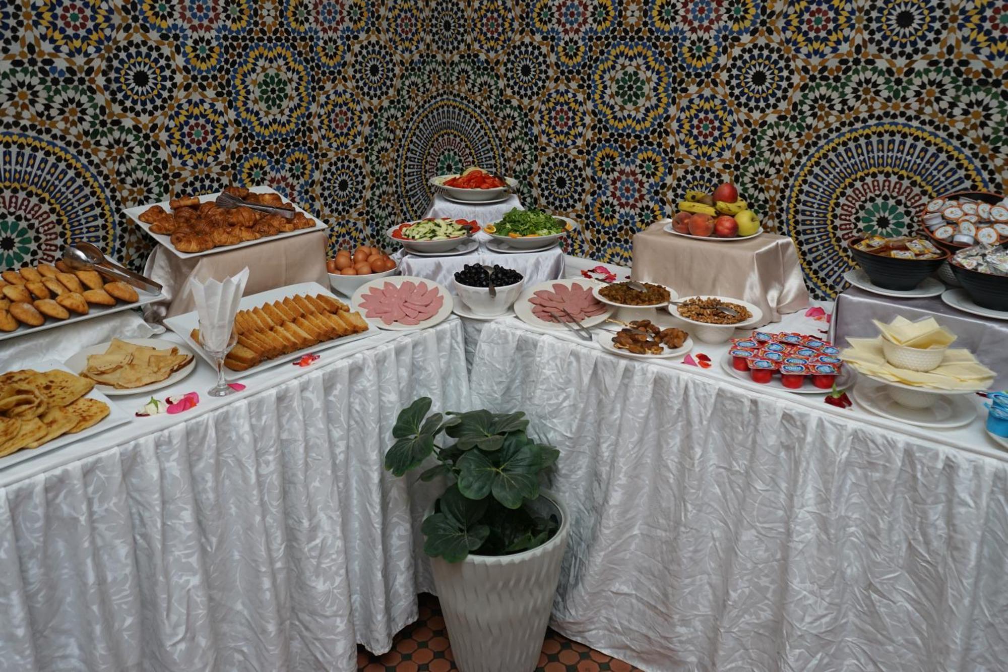 Hotel Nouzha Фес Екстериор снимка