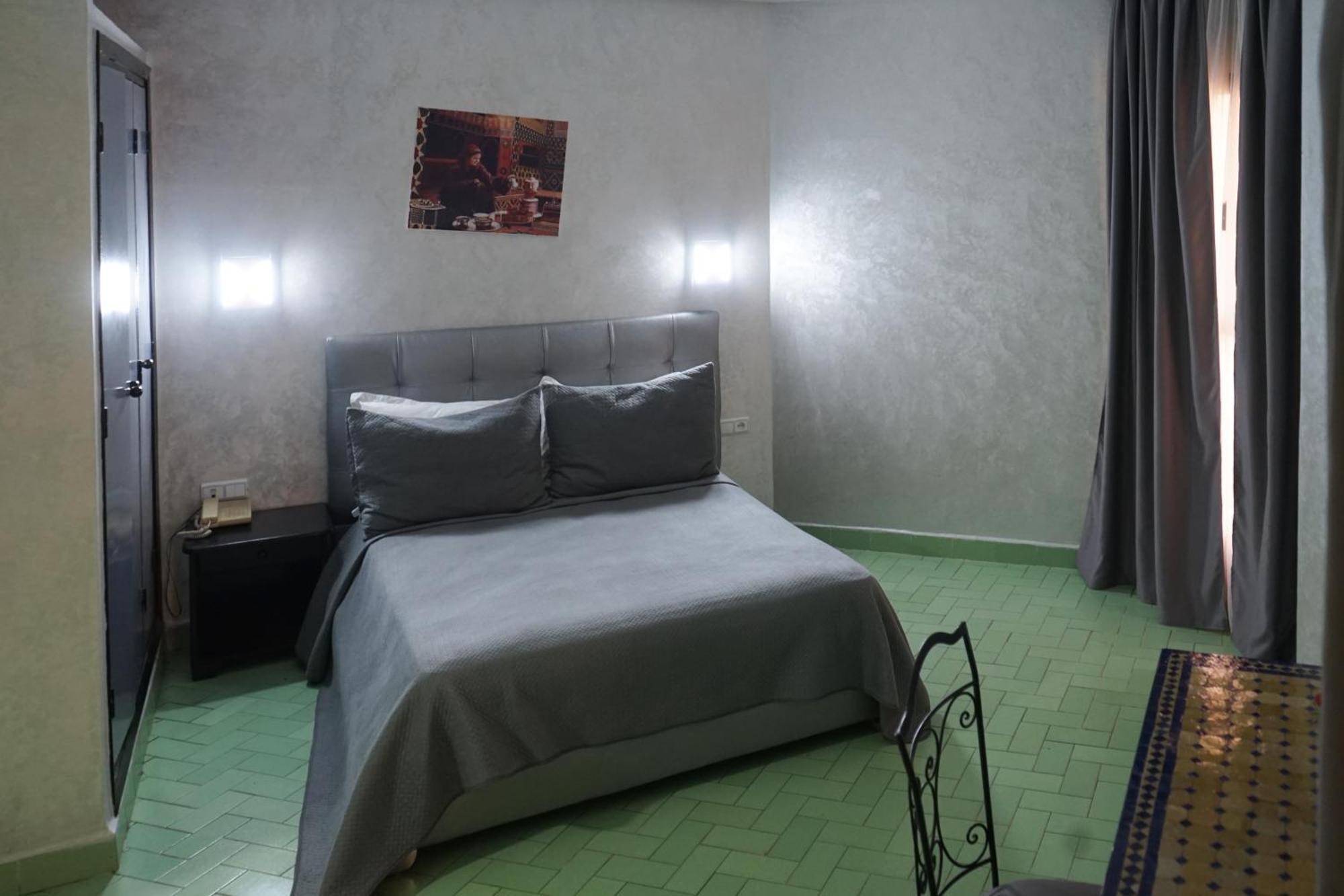 Hotel Nouzha Фес Екстериор снимка